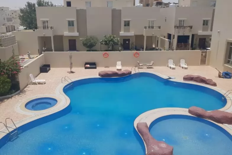 yerleşim Hazır Mülk 5+hizmetçi Yatak Odası S/F Müstakil Villa  kiralık içinde Doha #8743 - 1  image 